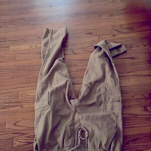 Nice cargo pants 4 pockets very good for work looks nice on you. 🔥